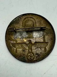 Originalt Tysk Dagsmærke 1934