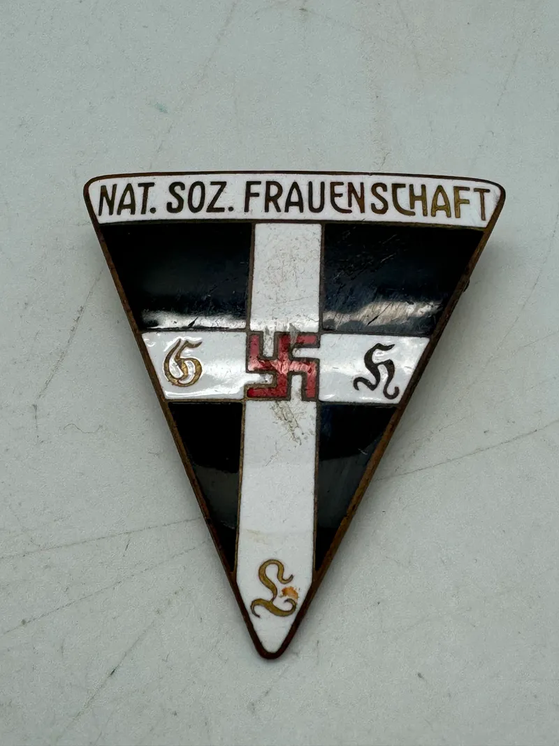 Originalt N S Frauenschaft (National Socialist Women's League) official membership badge