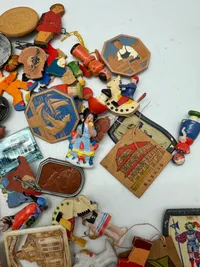 Stor samling Tysk WHW Winterhilfswerk, solgt af Hitler Jugend WW2