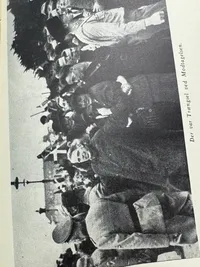 Original Dansk Daad paa Østfronten. Bogen om Frikorps "Danmark". PETERSEN, AAGE NORDAHL. København 1943. 48 sider. Rigt illustreret i s/h.