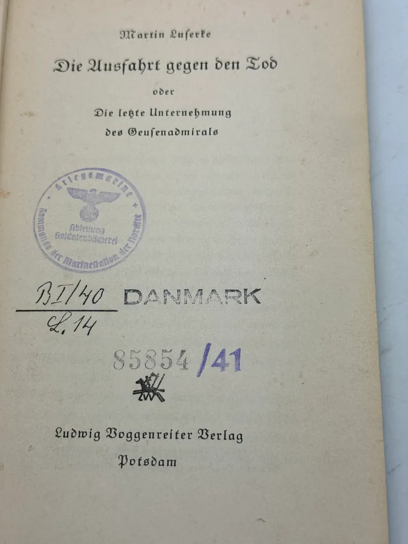 Bog fra Tysk marine bibliotek i DK WW2