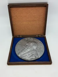 Original STAUNING plakette  i trækasse