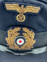 Krigsmarine officerskasket med originale mærker, kasket måske lige efter krigen
