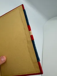 De Røde enge 1945, pragtindbinding med armbind og rødt lædder