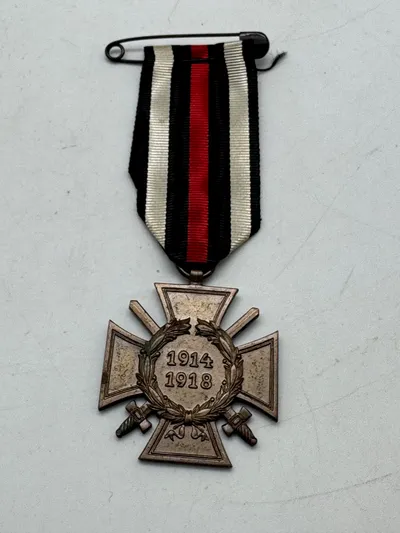 The Honour Cross of the World War 1914/1918 for front-line veterans, with swords