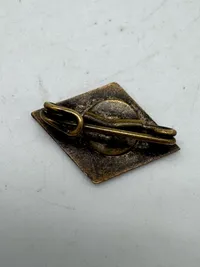 Original SS. A Flemish SS Supporting Member’s Pin,double Sig runes flanked by initials “BL” for Begunstigende Ledenspeld