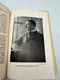Adolf Hitler bog tilhørt Dansk nazist der begik Selvmord i Maj 1945