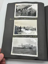 Originalt Tysk fotoalbum Luftwaffe Bla. Danmark 1940, gode fotos af forskellige fly