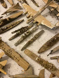 Kæmpe lot samlede model flyvere, biler mm - skal afhentes i Vordingborg personligt, eller af fragtmand