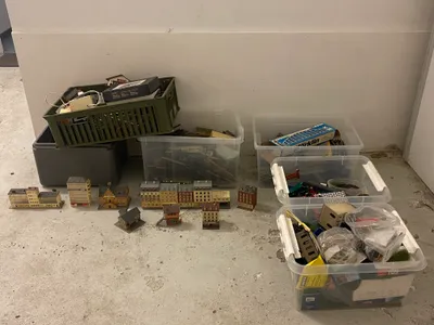 Kæmpe lot Märklin tog effekter, skinner, huse mm. - skal afhentes i Vordingborg personligt, eller af fragtmand