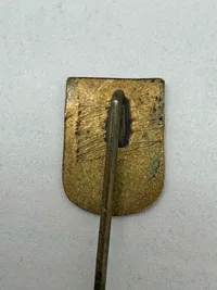 Original Nål fra D.N.S.A.P. nationale minde Appel 1940 over de faldne 9 april (program medfølger ikke). Kendes kun i ganske få eksemplarer, delvis fjernet Heimburger stempel