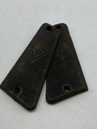 Originale ww2 bakelit grebsskaller til FB Radom Vis (Jordfund)