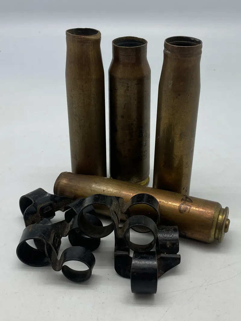 Originale 20 mm patroner - primært ww2, samt båndled for 50 cal