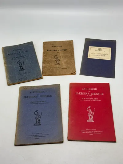 Samling lærebøger til hærens menige -flere ældre