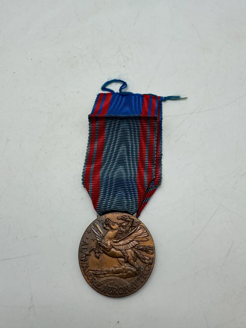 Original ITALY. Aeronautic Valour Medal. Republica. Bronze version