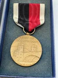 Original US WW2 medalje i æske: US Army of Occupation Service