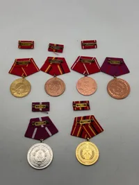 Samling original DDR medaljer