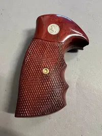 Originalt Colt revolver greb