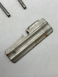 Original amerikansk P38 dåseåbner & og sticks til åbning af ammunitions kasser -ww2