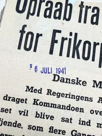 Originalt Frikorps Danmark avis udklip - stemplet med dato