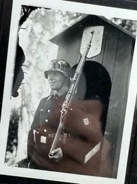 Foto af Schalburg folk, optryk fra originale negativer