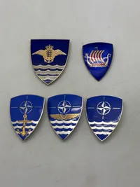 Samling NATO skjold mm.