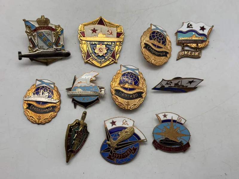 Samling store Russiske marine badges mm.