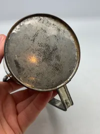 Original Dybbøldagsbøsse, plomberet og nummereret

Slaget ved Dybbøl markeres stadig, og Dybbøldagen afholdes hvert år den 18. april, - det var den dato, hvor Danmark tabte Slaget ved Dybbøl i 1864