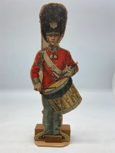 Sjælden stor garderfigur, træ ca 1920