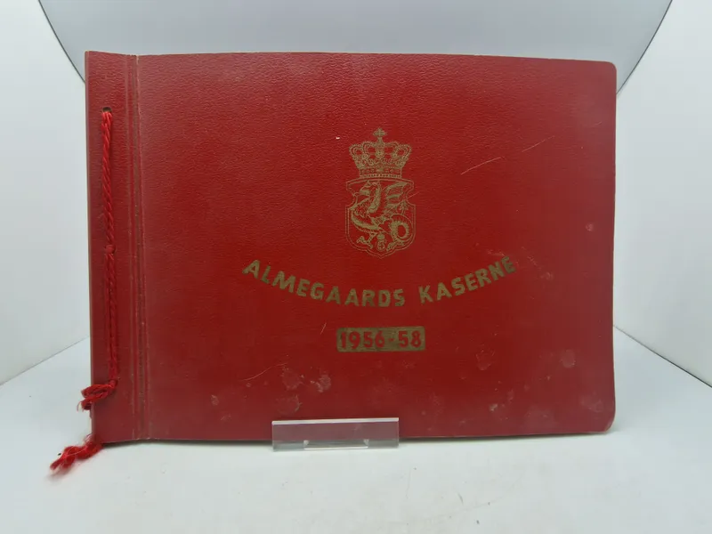 Originalt fotoalbum fra Almegaards kaserne