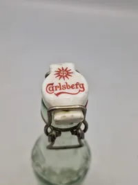 To originale Carlsberg patentflasker