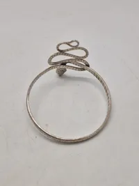 Armring af sterlingsølv med motiv af slange