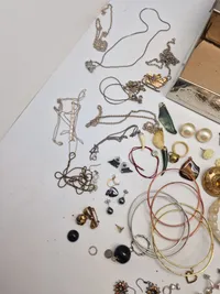 Smykke lot i metalæske