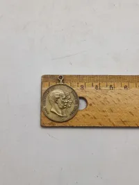 5 stk medaljer/mønter med øsken