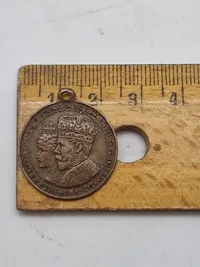 5 stk medaljer/mønter med øsken
