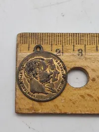 5 stk medaljer/mønter med øsken