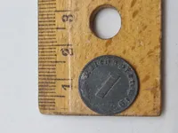 Samling mønter med hagekors - ww2