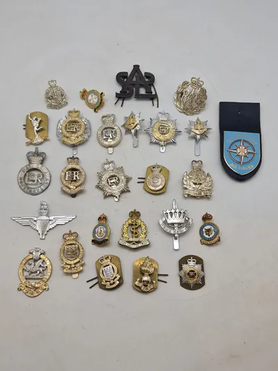 Samling diverse engelske mærker WW2 og efter