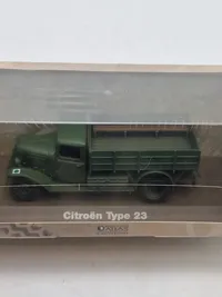 Veludført model af ww2 køretøj (Ikke pakket ud)