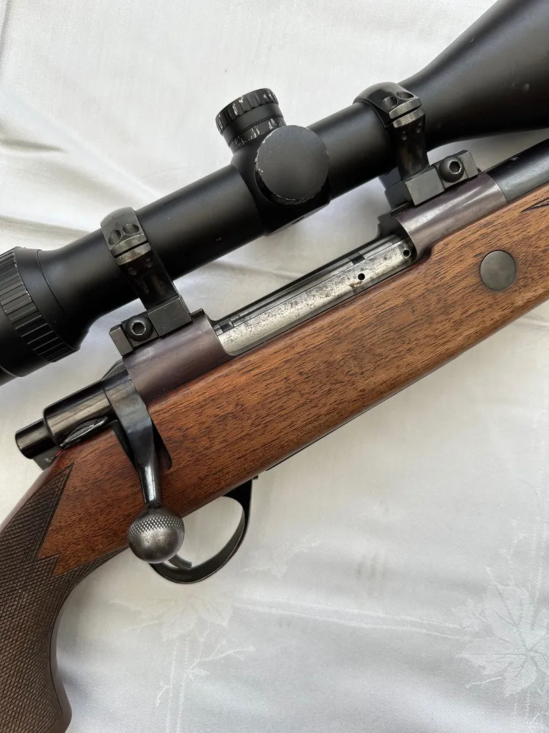 Sako Finnnbear model L561R, kaliber 30-06, serie nummer 526399