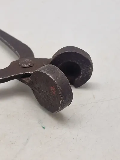 Original kugletang for støbning af kugler til hjemmeladning