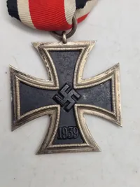 Originalt  Iron Cross 2nd Class (Eisernes Kreuz 2. Klasse) maker Paul Meybauer = 7