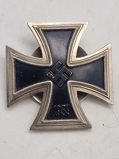Original Iron Cross 1st Class 1939 L/58 screwback, Souval Wien