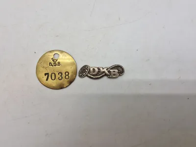 Originalt DKB mærke og DSB mærke, ww2