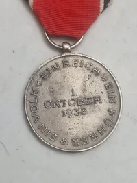 Tysk WWII - medalje: 1. Oktober 1938 med bånd - efterkrigs