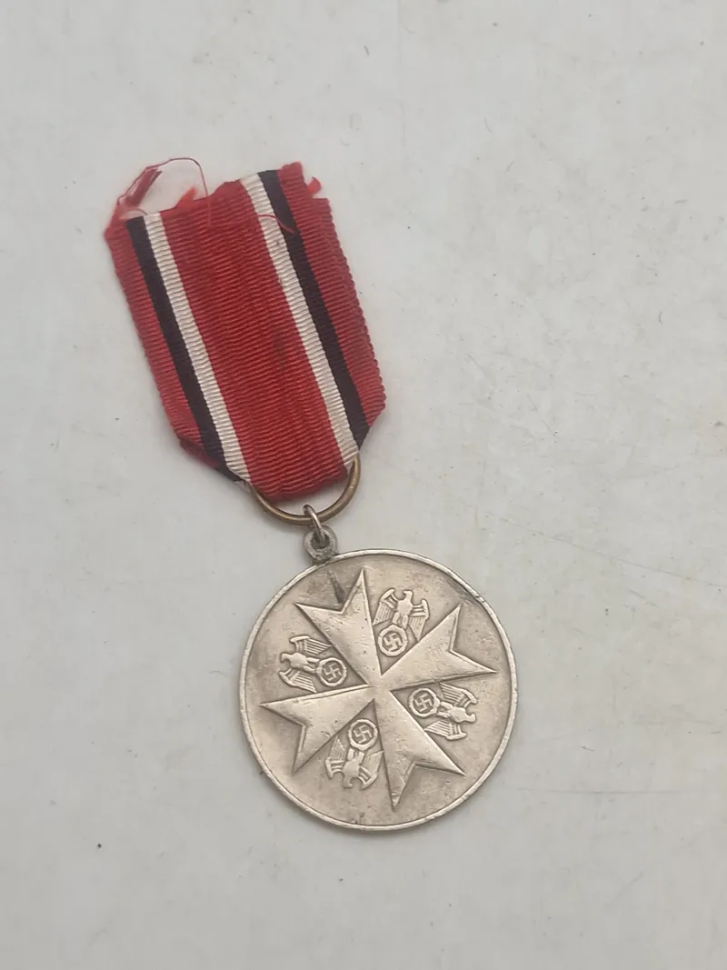 Tysk WWII - medalje: Deutsche Verdienst-Medaille med bånd - efterkrigs