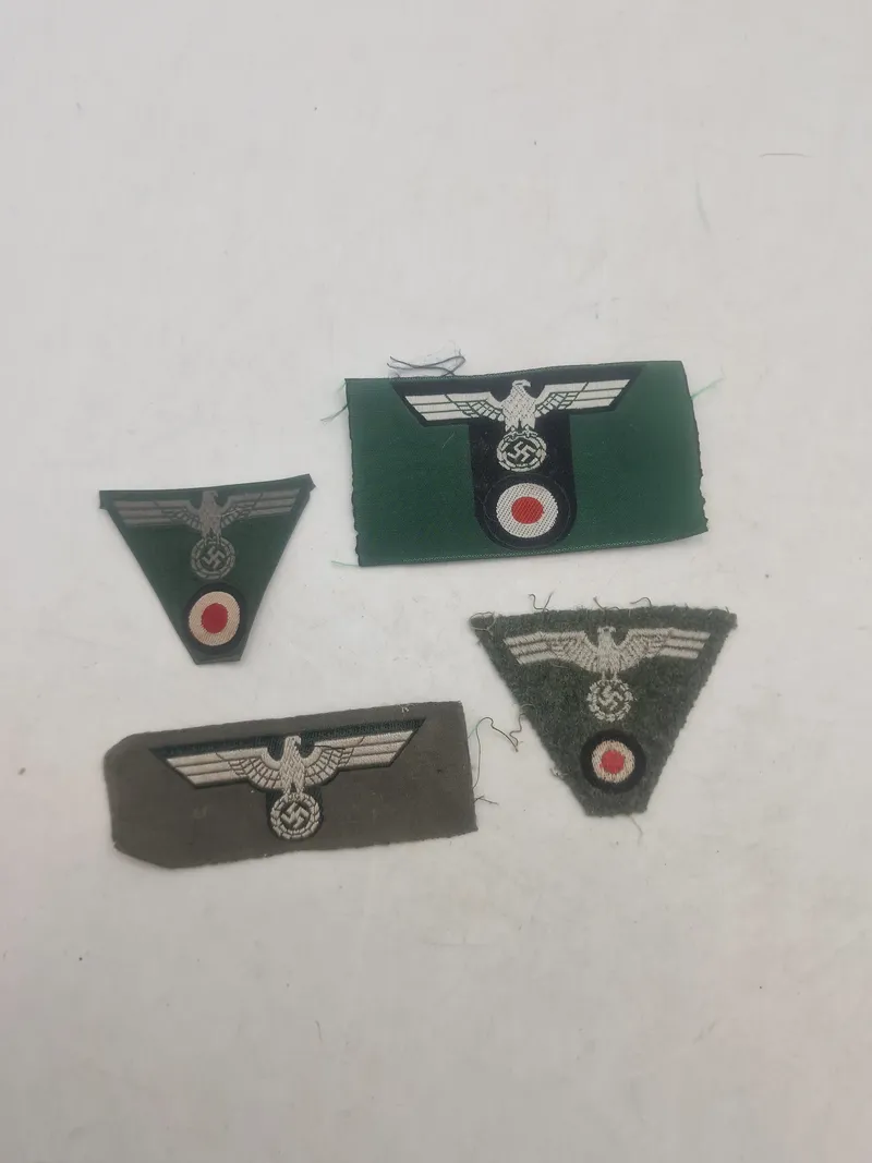 Tysk WWII - 4 stofmærker til M43- og skråhuer alle Wehrmacht Heer - efterkrigs