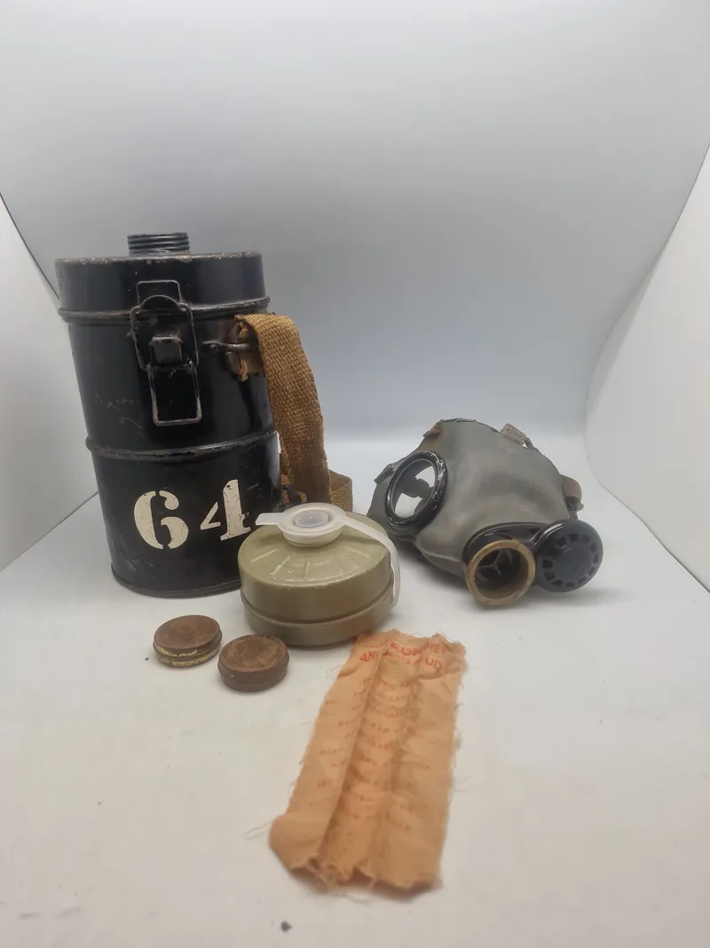 Originalt M/31 gasmaske hylster med anden maske