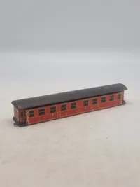 DSB togkupé af træ, penalhus