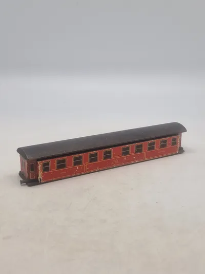 DSB togkupé af træ, penalhus
